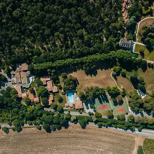 Club Bleues Domaine De Chateau Laval Resort